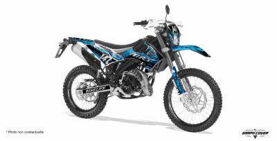 Sublime ton deux-roues avec le Kit déco 50cc Rieju MRT – Design Wix, une création Graph Cover pensée pour les pilotes qui aiment se démarquer.