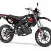 Affirme ton style sur la route avec le Kit déco MRT 50 – Design Comics, la déco la plus populaire de notre collection moto 50cc.