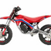 Gasgas-MC-E2-24+-Heritage-rouge-3D Offrez une touche d'élégance et de performance à la GasGas MC-E 2, la moto électrique pour enfants, grâce à notre kit déco Heritage disponible également sur les modèles adultes.