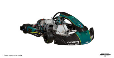 Affirmez votre style sur la piste avec le kit déco karting F1 Trackline, une création inspirée des célèbres livrées de Formule 1, parfaitement adaptée au carénage KG 509.