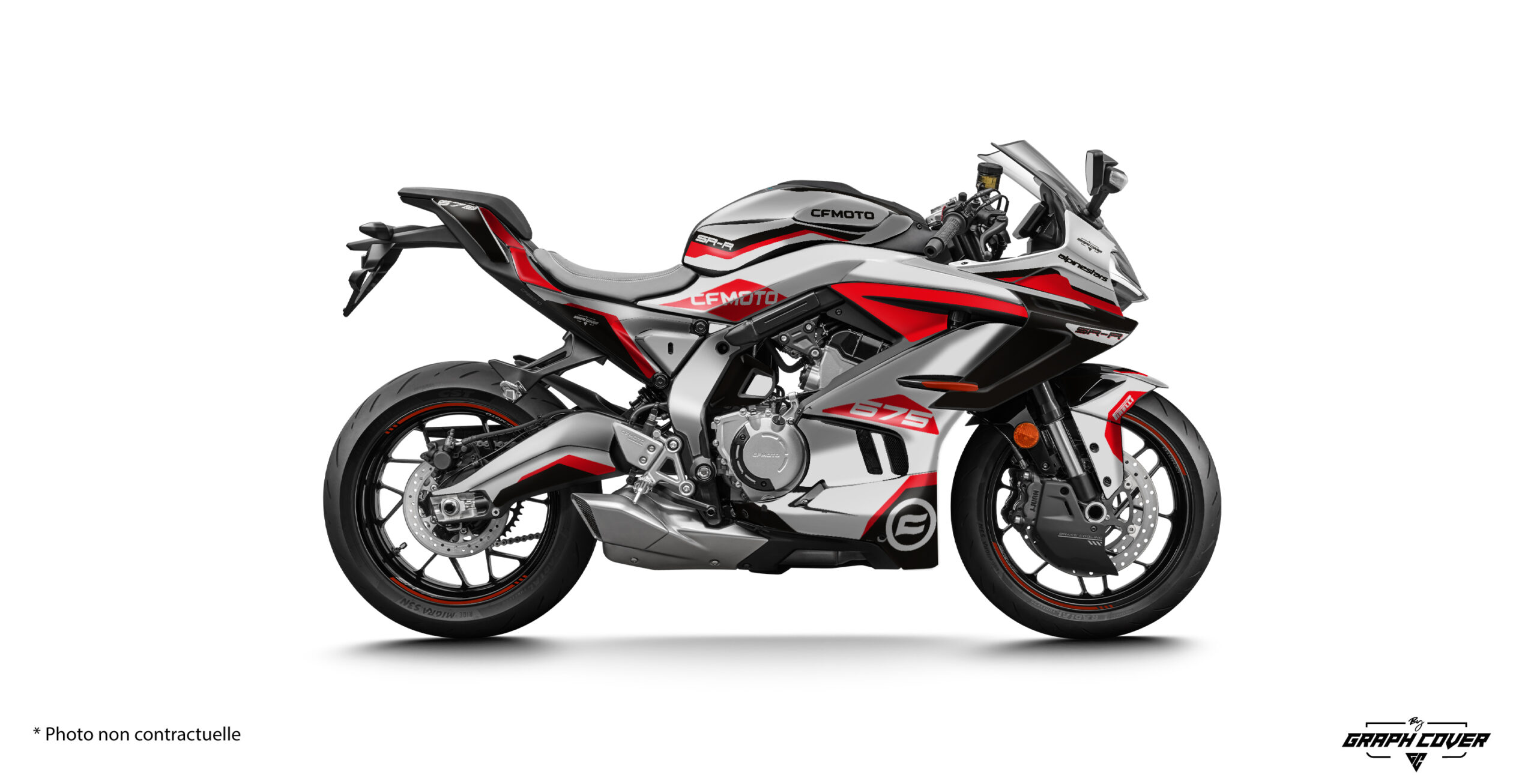 CF-MOTO-675-SR-2025+-Haroc-Rouge-3D ue tu sois amateur de runs urbains ou de courbes en circuit, les stickers déco 675 SR signés Graph Cover ne laisseront personne indifférent.