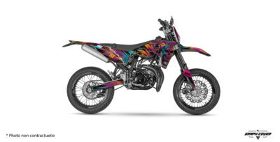 Transforme ta Sherco en machine de caractère avec le Kit déco SM 50cc au design Skinoo. Expédition rapide avec suivi. Fabrication française