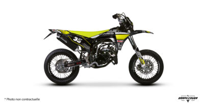 Offrez un style unique à votre moto avec ce kit déco Fantic XM 50 Comics (compatible XE 50). Vinyle adhésif haute qualité, colle renforcée.