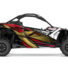 Maverick-X3_OK_nov2023-Stratos-Rouge-3D Sublime ton Can-Am Maverick X3 avec le kit custom graphics Stratos, une création exclusive Graph Cover alliant style percutant, technicité et résistance ultime.