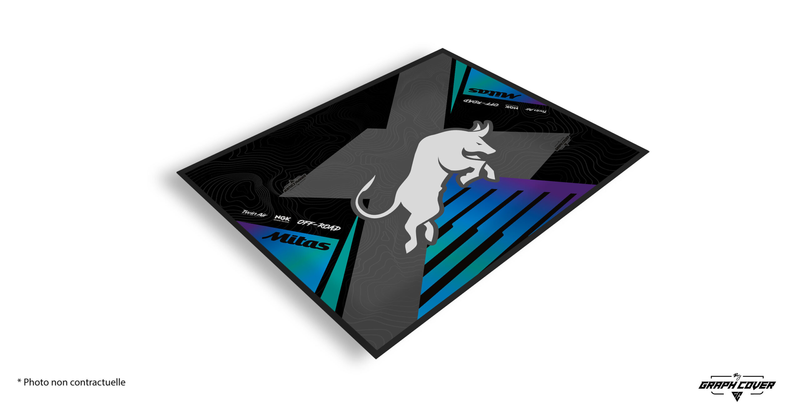 TAPISKARTINGMODEL5BLEU150x190_3D Le Tapis de sol Karting Graph Cover est conçu pour offrir une protection optimale de ton espace paddock tout en renforçant ton image de pilote.