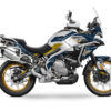 Kit déco CfMoto 700MT design Alpha. Personnalisez votre moto avec un kit complet, options sur mesure, vinyle premium et finitions mat, chrome ou effet 3D.