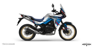 Graphic kit Honda Transalp Gads : design moderne, personnalisable et finition premium pour sublimer votre trail avec style et caractère.